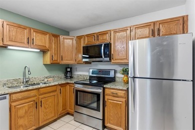 Ideally located in Wildernest, this updated 2-bedroom condo - photo 6