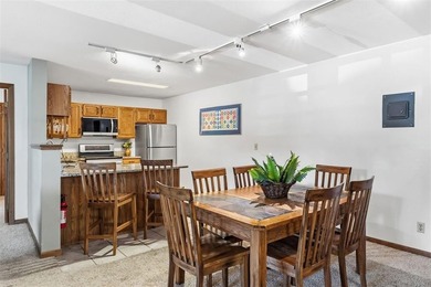 Ideally located in Wildernest, this updated 2-bedroom condo - photo 9