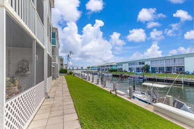 INTRACOASTAL VIEWS!! This adorable, newly remodeled, 2 bedroom - photo 21