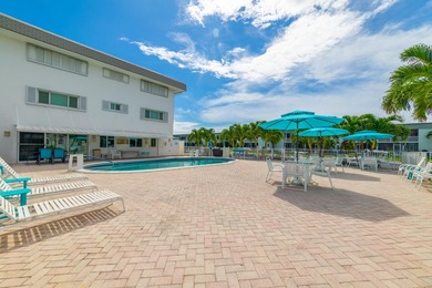 INTRACOASTAL VIEWS!! This adorable, newly remodeled, 2 bedroom - photo 26