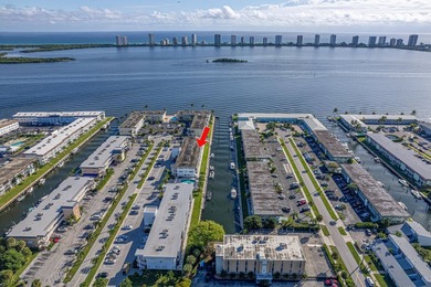 INTRACOASTAL VIEWS!! This adorable, newly remodeled, 2 bedroom - photo 28