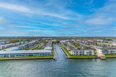 INTRACOASTAL VIEWS!! This adorable, newly remodeled, 2 bedroom - photo 33