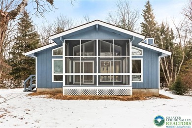 Lake Carobeth Home For Sale in Coolbaugh Twp Pennsylvania