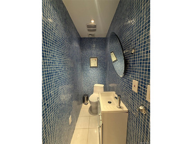 Welcome to 40 Portico Place, a beautifully maintained and - photo 12