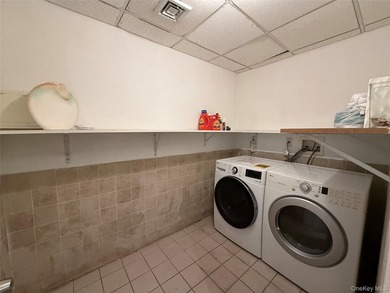 Welcome to 40 Portico Place, a beautifully maintained and - photo 13