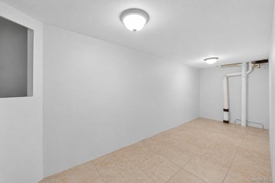 Welcome to this spacious and well-maintained 2-bedroom brick - photo 14