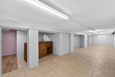 Welcome to this spacious and well-maintained 2-bedroom brick - photo 15