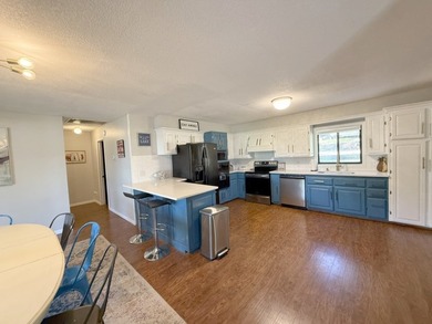 Lake Front!!! Turnkey House - Sold furnished with everything - photo 21