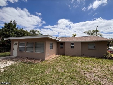 Located on an OVERSIZED GULF ACCESS LOT is this updated, ready - photo 21