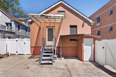 Welcome to this spacious and well-maintained 2-bedroom brick - photo 22
