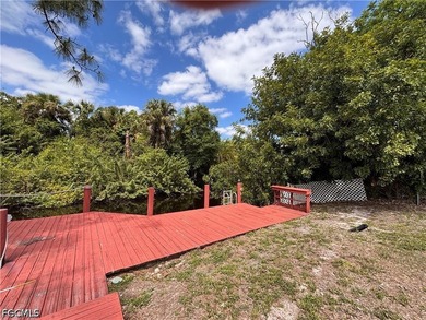 Located on an OVERSIZED GULF ACCESS LOT is this updated, ready - photo 31