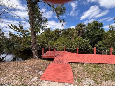 Located on an OVERSIZED GULF ACCESS LOT is this updated, ready - photo 33