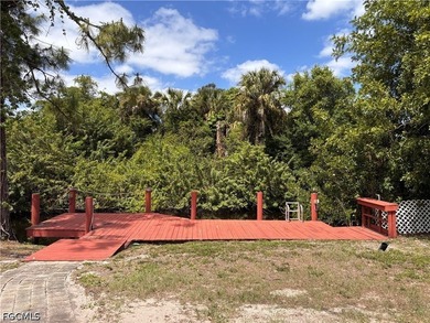 Located on an OVERSIZED GULF ACCESS LOT is this updated, ready - photo 35
