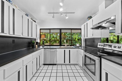 Priced to Sell! This is your Opportunity in Jacaranda Country - photo 13