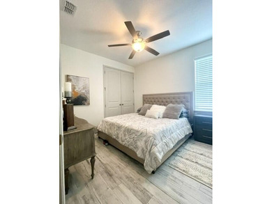 Shows like a model! This SPECTACULAR Custom 4 Bedroom 3 Bath - photo 18