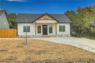 Lake Home For Sale in Canyon Lake, Texas