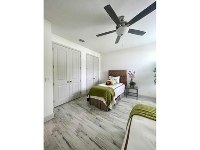 Shows like a model! This SPECTACULAR Custom 4 Bedroom 3 Bath - photo 25