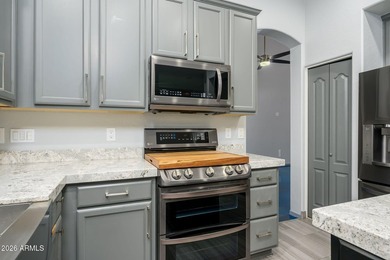 STUNNING VIEWS OF THE ENTIRE VALLEY!! Situated in a quaint - photo 58