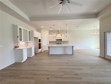 Welcome to 8174 Luz de Luna, a beautifully designed home - photo 4