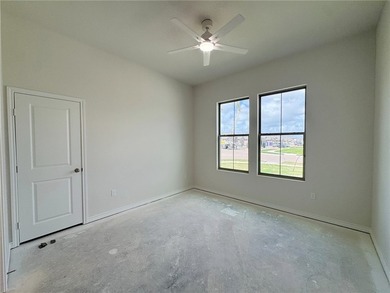 Welcome to 8174 Luz de Luna, a beautifully designed home - photo 5