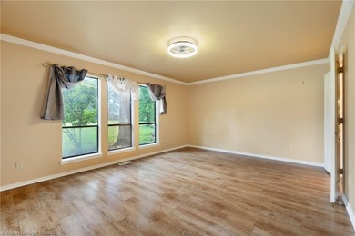 Welcome home to 1808 Bramble Brae, where comfort meets classic - photo 24
