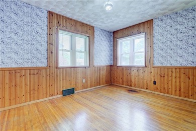 Welcome to 184 Bennett Avenue - A Beautifully Updated Ranch with - photo 25