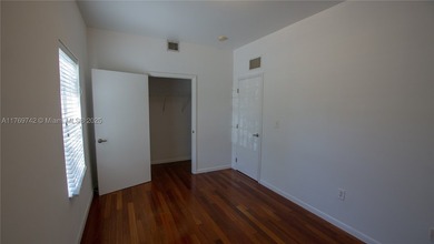Great Investment opportunity in the Mimo District! 2 Beds 1 Bath - photo 5
