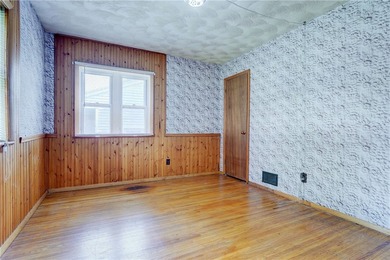 Welcome to 184 Bennett Avenue - A Beautifully Updated Ranch with - photo 26