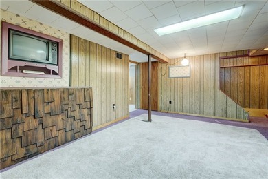 Welcome to 184 Bennett Avenue - A Beautifully Updated Ranch with - photo 30