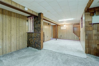 Welcome to 184 Bennett Avenue - A Beautifully Updated Ranch with - photo 32