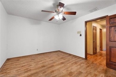 Welcome home to 1808 Bramble Brae, where comfort meets classic - photo 34