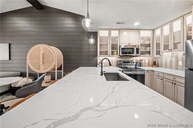 Stunning remodeled top-floor condo in a prime Lake Ozark - photo 36
