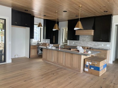 Welcome to Your Stunning New Lake Home on Highly Sought After - photo 7