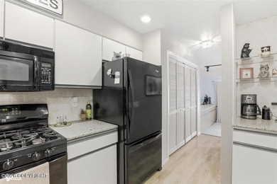 Just a few steps away from private neighborhood dock access on - photo 19