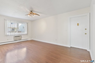 You've found it! Desirable Prospect Garden complex in prime - photo 3