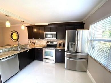 Beautiful upgraded townhome, from the time you walk in you are - photo 3