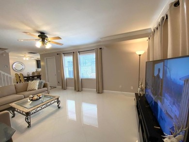 Beautiful upgraded townhome, from the time you walk in you are - photo 6