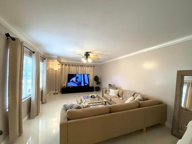 Beautiful upgraded townhome, from the time you walk in you are - photo 7