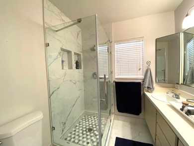 Beautiful upgraded townhome, from the time you walk in you are - photo 9