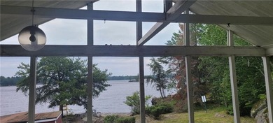 Enchanting waterfront property made up of 2 lots has location - photo 12