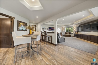 Luxury Living on Red Rocks Golf Course Modern elegance meets - photo 15