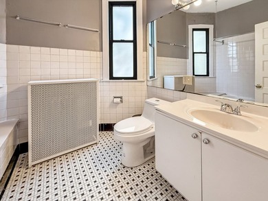 Exceptional opportunity to own a classic Chicago Greystone in - photo 19
