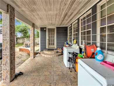 Charming One-of-a-Kind Home with Private Guest House - Over 1 - photo 20