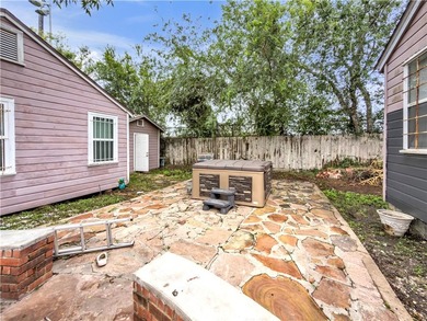 Charming One-of-a-Kind Home with Private Guest House - Over 1 - photo 21