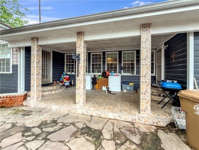 Charming One-of-a-Kind Home with Private Guest House - Over 1 - photo 22