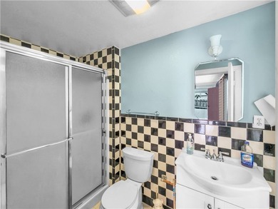 Charming One-of-a-Kind Home with Private Guest House - Over 1 - photo 25