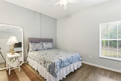 Welcome to this beautifully maintained 3-bedroom, 2-bathroom - photo 13