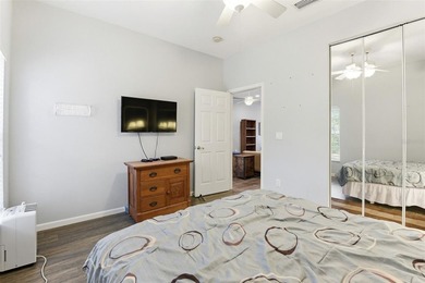 Welcome to this beautifully maintained 3-bedroom, 2-bathroom - photo 15