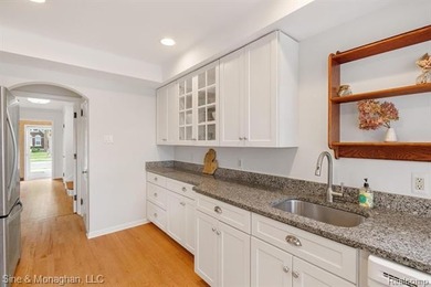 Discover the perfect blend of comfort, convenience, and walkable - photo 18