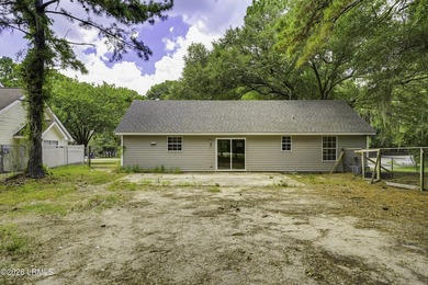 Welcome to 3 Eagle Trace, a charming 3-bedroom, 2-bath home on - photo 24